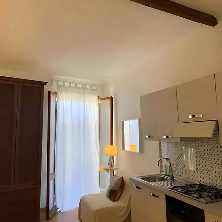 アパート La Terrazza Di ヴェルナッツァ