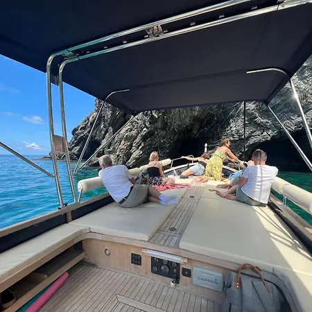 アパート La Terrazza Di ヴェルナッツァ